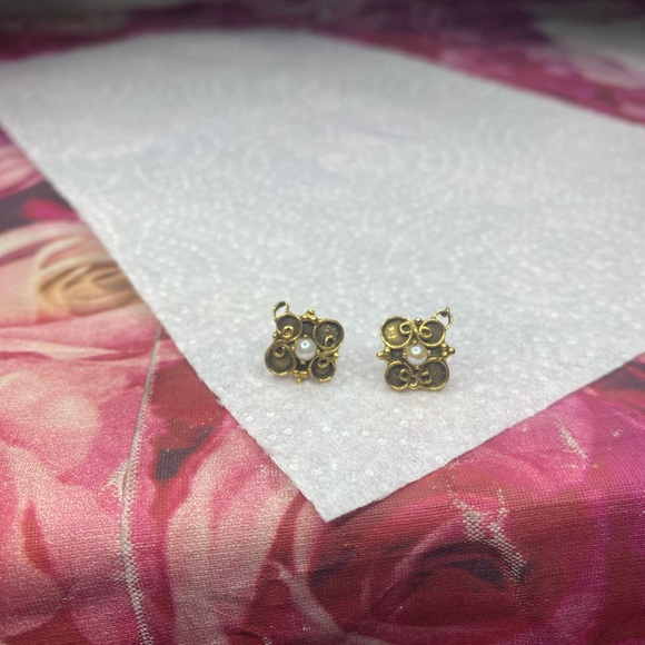 Vintage Victorian style 14k gold pearl earrings